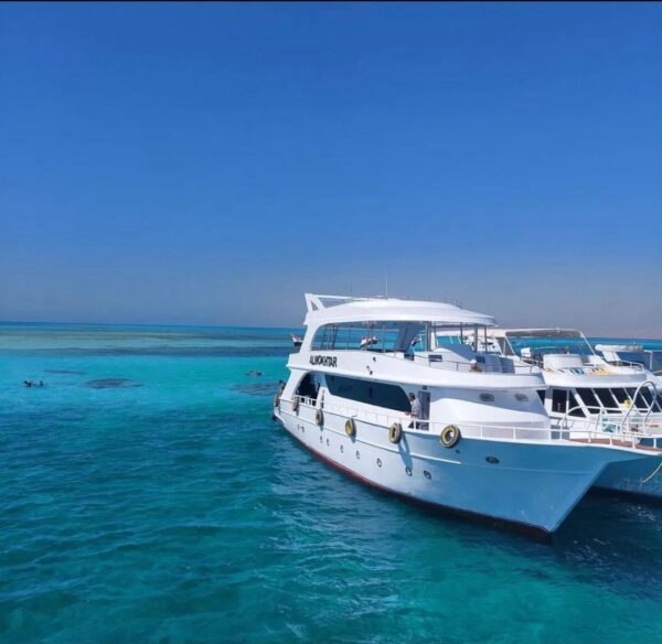 Private Boat (Pre-booking only contact on whatsapp to book) - Image 3